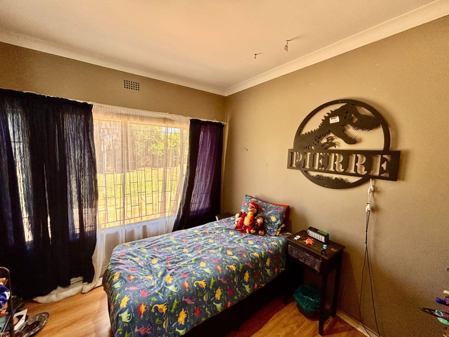 4 Bedroom Property for Sale in Flamwood North West